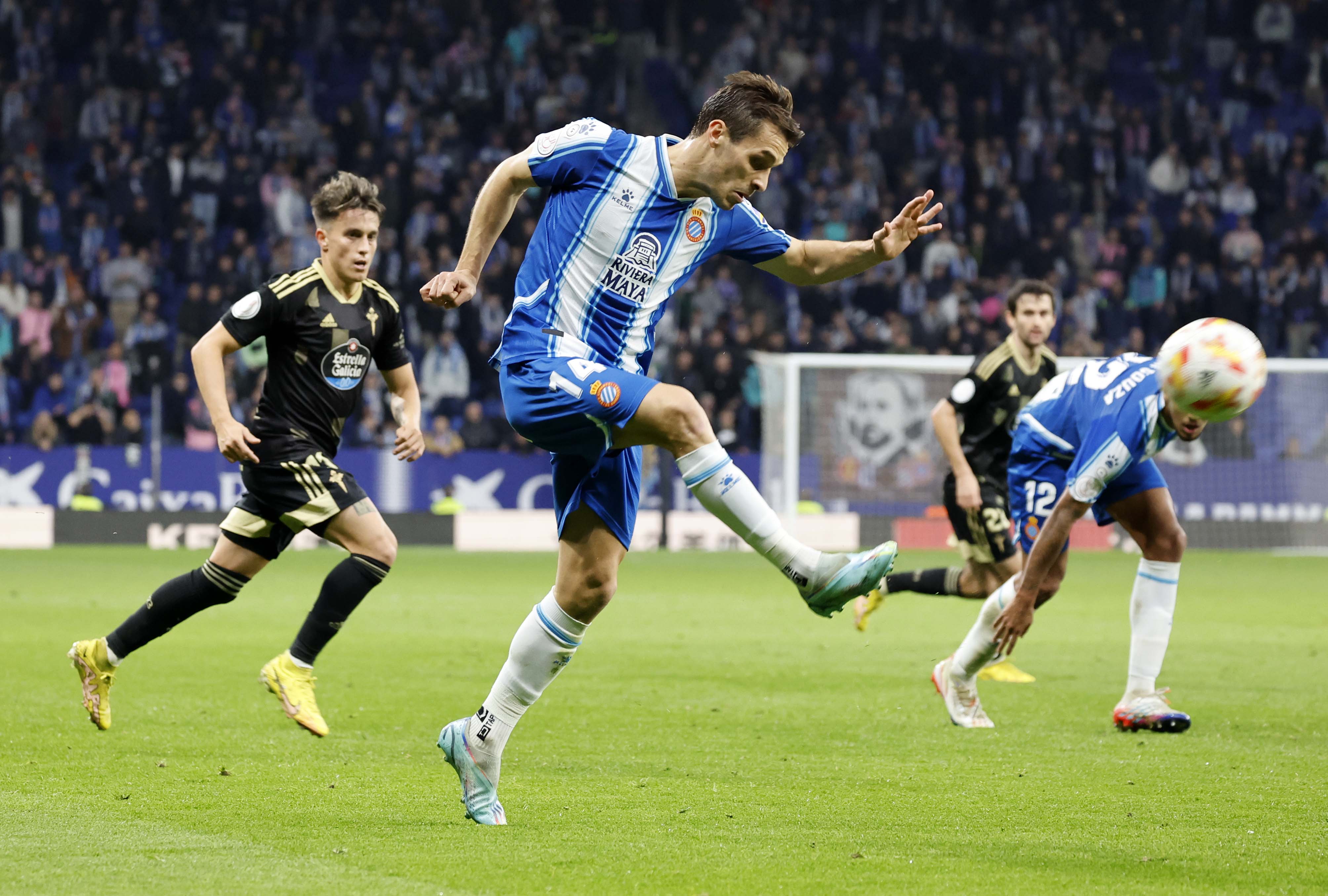 kaiyun-窗口期国王杯传出新动向,萨克拉门托国王单刀错失,管理层表态——媒体盛赞,轮换策略成焦点(巴拉克哪个赛季获得了英格兰国内双冠王杯)